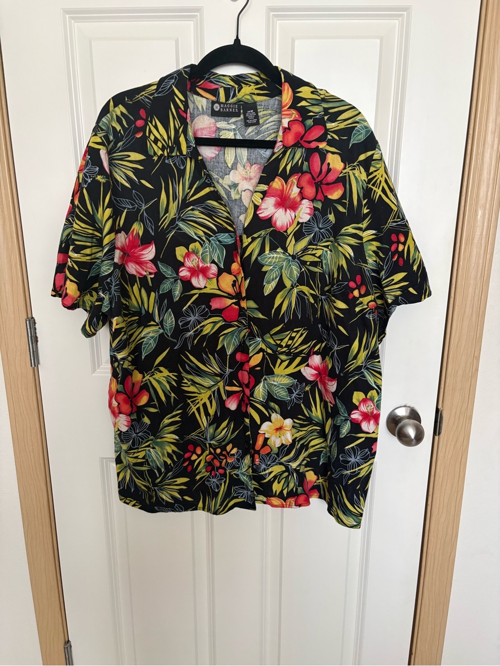 Maggie Barnes Black Tropical Floral Button-Down Shirt